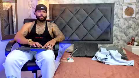 Snapshot of apolo_rousse chatting on September 18, 11:31 pm Apolo online show from September 18, 11:31 pm