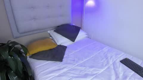 Apolo twink online show from November 3, 9:27 pm