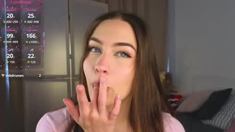 Vicki online show from October 20, 9:36 am