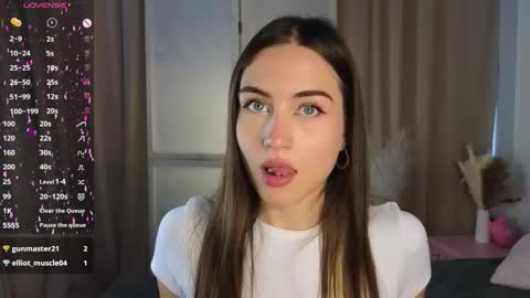 Vicki online show from September 19, 9:13 am