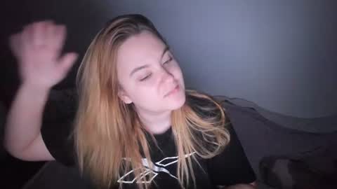 appleyummybuns online show from July 12, 12:14 am