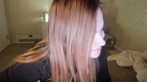 appleyummybuns online show from March 31, 3:40 am