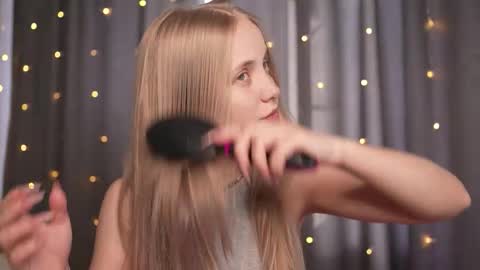  REYNA  my friend   online show from September 28, 9:07 am