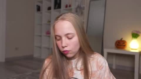  REYNA  my friend   online show from October 18, 4:00 pm