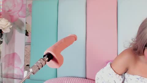Snapshot of apriil_cute chatting on January 9, 4:28 pm April online show from January 9, 4:28 pm