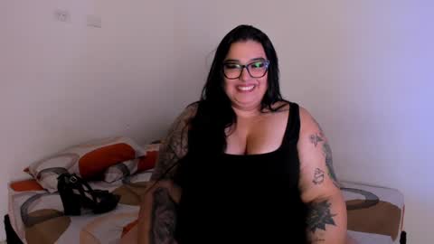 Snapshot of apriilpeach_ chatting on January 1, 2:09 am Maria online show from January 1, 2:09 am