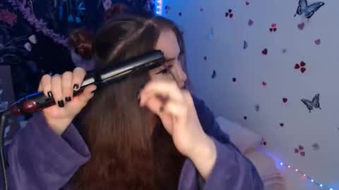 april_l6 online show from January 6, 9:52 pm