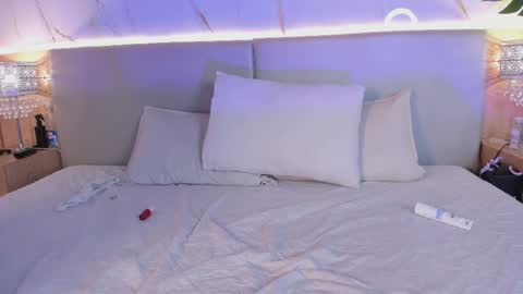 aprilgrey111 online show from November 15, 11:17 pm