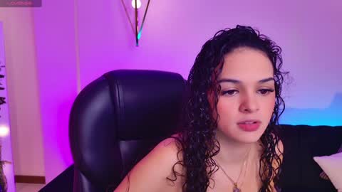 Snapshot of aprilrhodes_ chatting on February 6, 3:37 am April Rhodes online show from February 6, 3:37 am