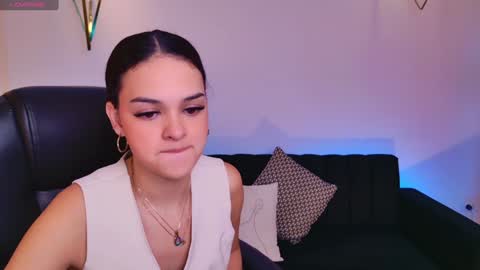 Snapshot of aprilrhodes_ chatting on February 7, 3:45 am April Rhodes online show from February 7, 3:45 am