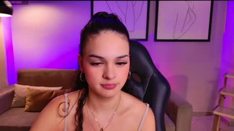 Snapshot of aprilrhodes_ chatting on January 31, 3:41 am April Rhodes online show from January 31, 3:41 am