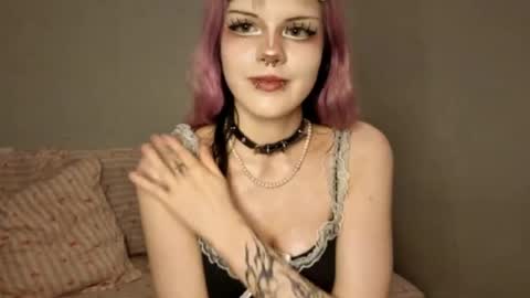 Alice D online show from May 12, 7:45 pm
