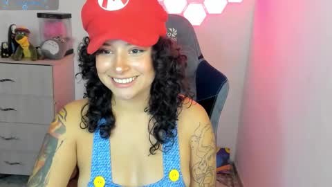 aqua emilly online show from October 31, 12:22 am