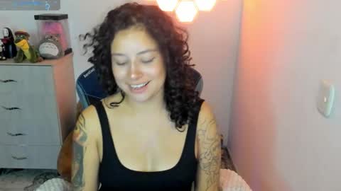 aqua emilly online show from October 20, 10:48 pm