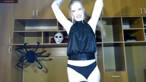 aqualen online show from October 10, 1:06 pm