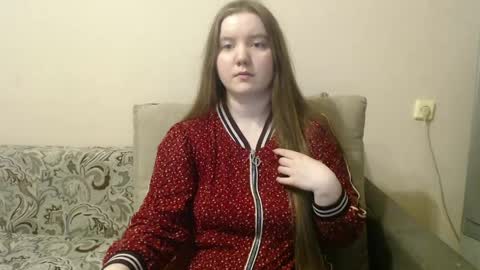 Josefin online show from May 6, 2:01 pm