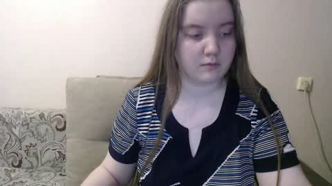 Josefin online show from May 7, 2:02 pm
