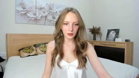 Lina online show from September 27, 9:07 am