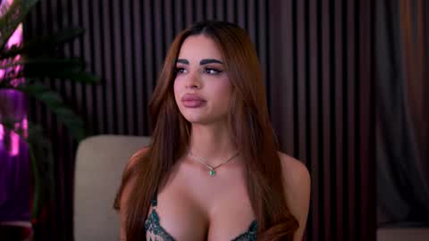 IsaBella online show from January 13, 7:27 am