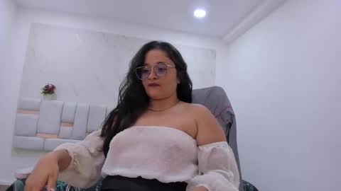 aradia_kiss online show from October 13, 12:12 am