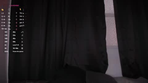Snapshot of aramjones chatting on September 22, 6:12 pm Aram 3 online show from September 22, 6:12 pm