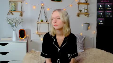 Jenny online show from November 6, 7:44 am