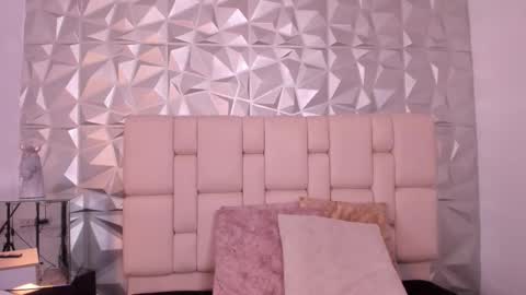    online show from December 16, 7:20 pm