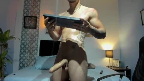 ares_parker online show from May 20, 9:32 pm