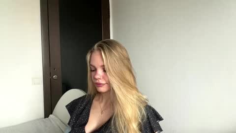 Amelia online show from November 8, 6:49 am