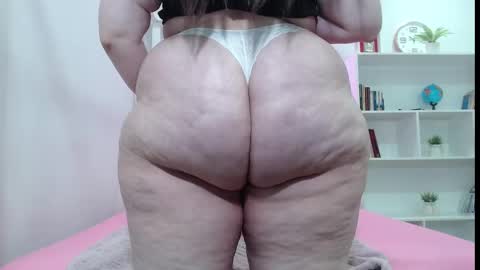 Snapshot of ari_rossee_ chatting on September 12, 8:44 pm online show from September 12, 8:44 pm