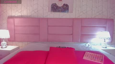 Ari  online show from February 25, 9:04 pm