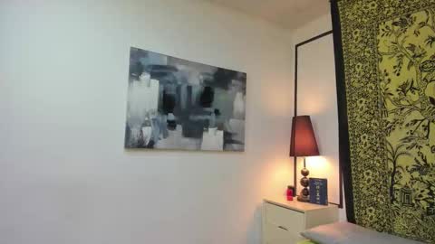 aria y orien  online show from November 10, 11:02 am