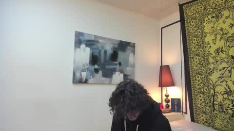 aria y orien  online show from November 28, 11:06 am