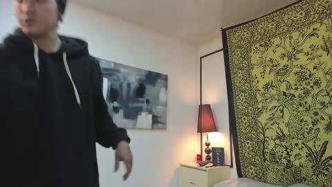 aria y orien  online show from November 25, 11:09 am