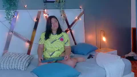 A R I A  B E N E T T  online show from July 8, 7:45 am