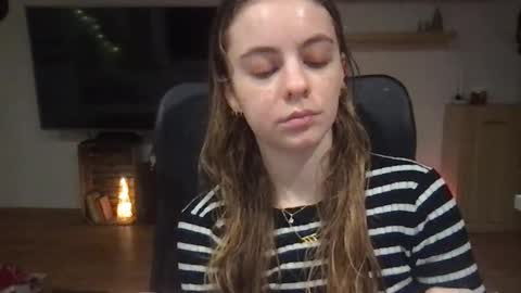 AriaCreazy online show from December 5, 9:33 pm