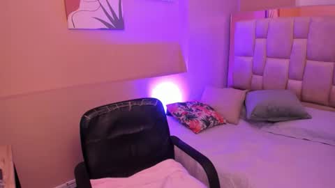 ariana__clauss online show from October 14, 8:56 pm