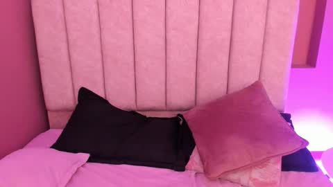 ariana__clauss online show from November 27, 11:01 pm