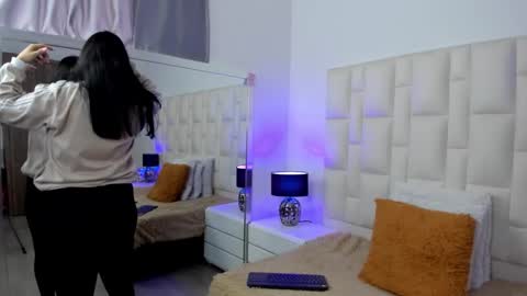  ariana  online show from February 24, 7:17 pm