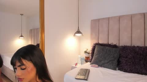 Ariana  online show from December 4, 7:46 pm