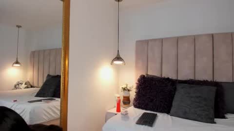 Ariana  online show from November 30, 7:21 pm