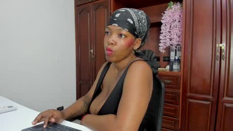 Andrea online show from October 7, 8:49 pm