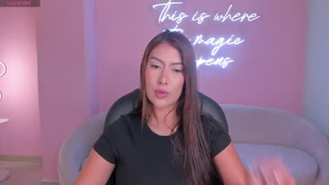Ariana Dumont online show from July 2, 11:15 am