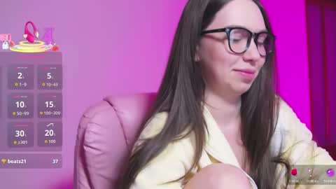 arianahot777 online show from May 7, 8:26 pm