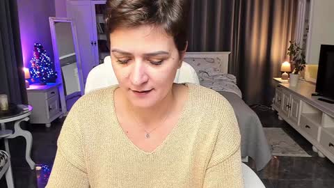Snapshot of arianasage_ chatting on December 13, 2:49 pm Ana online show from December 13, 2:49 pm