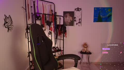 arianna_connorr online show from May 4, 1:28 pm