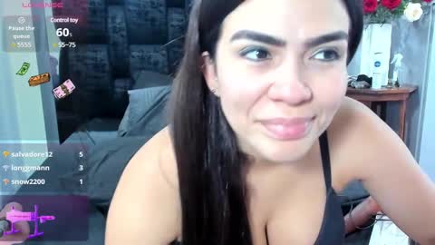Snapshot of arianna_jones1 chatting on February 18, 10:36 pm ---Arianna--- online show from February 18, 10:36 pm
