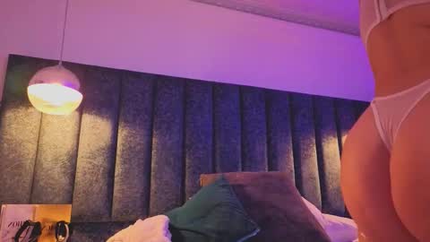 Arianna online show from February 20, 7:49 pm