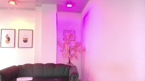 arianna_sweeet online show from May 22, 4:30 am