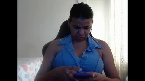 Snapshot of ariannaloovel chatting on March 6, 8:16 pm ariannaloovel online show from March 6, 8:16 pm